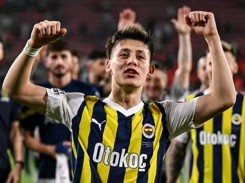 Breaking News:Real Madrid beats rivals Barcelona for the signature of Turkish wonderkid. 17
