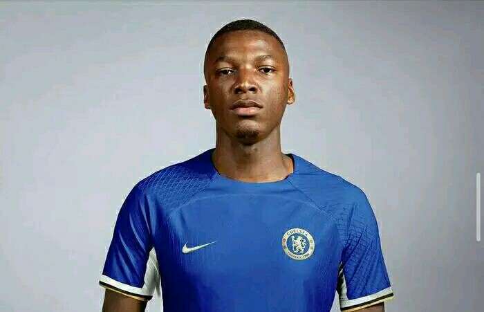 Breaking : Caicedo completes Chelsea move. 7