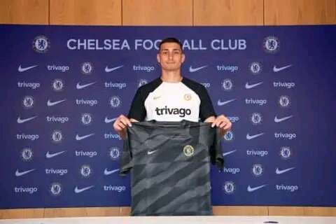 Chelsea confirm the signing of Djordje Petrovic. 7