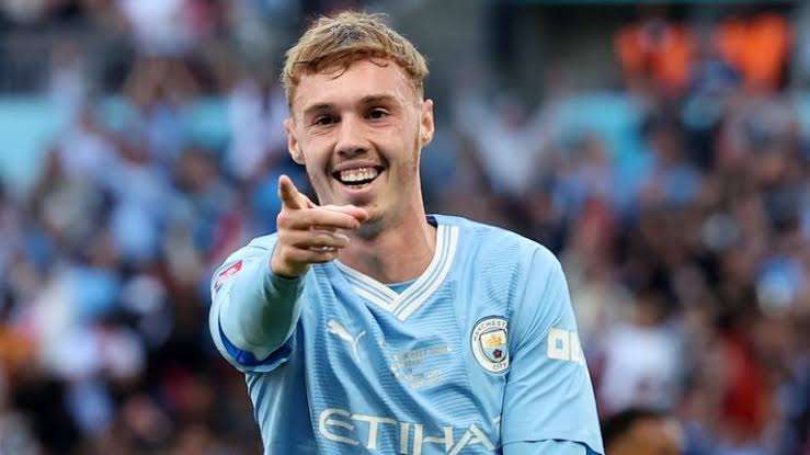 Chelsea handed a transfer boost as Palmer is open for a move to the Bridge. 16