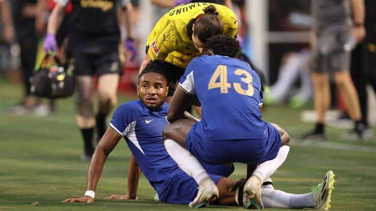 Injury Update: Nkunku suffers meniscus damage on his left knee. 4