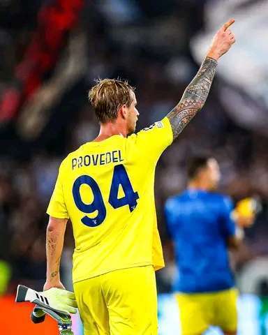 Lazio goalkeeper Alolvan Provedel scores a 95th minute equalizer against Atlético Madrid. 2