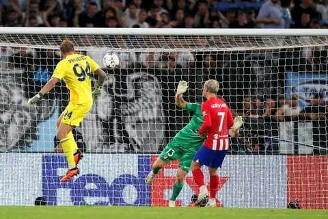 Lazio goalkeeper Alolvan Provedel scores a 95th minute equalizer against Atlético Madrid. 7