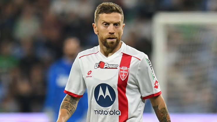 Papu Gomez receives a two year anti-doping ban. 10