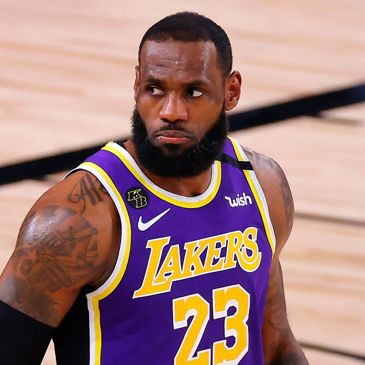 Magic Johnson Salutes LeBron James After Witnessing Historic 40,000th Point in Person