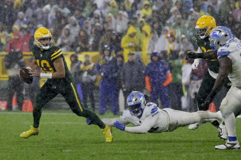 Packers Enter Bye Week with Playoff Dreams: Can They Recapture Last Season’s Late-Season Magic? 10