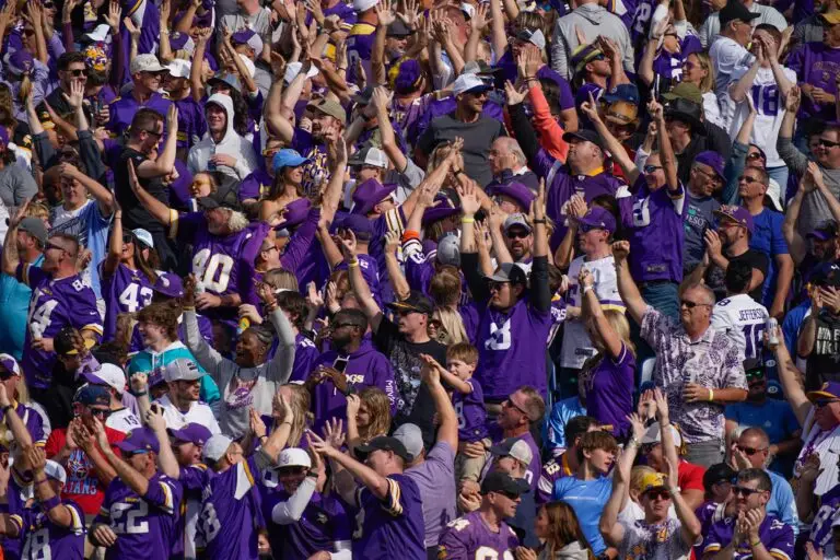 "Vikings Shine Against Titans, but Offensive Flaws Loom Large on Playoff Horizon" 9