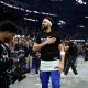 "Klay Thompson's Emotional Bay Area Return: A Heartfelt Tribute to Friendship and Fierce Rivalry" 4