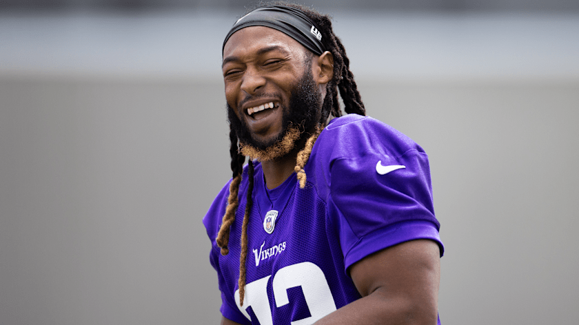 Vikings Stir Controversy with Surprising Salute to Service Nominee: Is Aaron Jones Sr. the Right Choice? 4