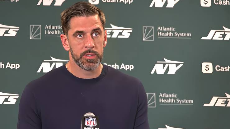 **“Aaron Rodgers Shocks NFL with Blockbuster Move to Washington Commanders: Franchise-Changing Deal Stuns Fans and Experts Alike”** 6
