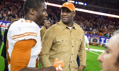 **Vince Young Signs Historic $213 Million Deal with Texas Longhorns in Stunning Return to Program** 4