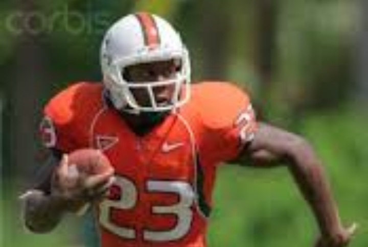 Tragedy Strikes: Former Dolphins Star Eddie Hill Dies at 67 After Battle with Illness and Football’s Dark Legacy 25