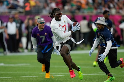 JUST IN"KaVontae Turpin Stuns NFL Pro Bowl: Electrifying Performance Leaves Fans and Players in Awe!" 1