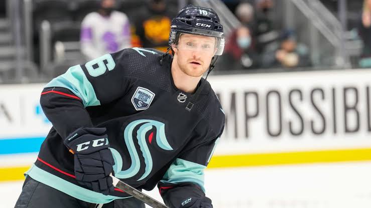 McCANN MANIA HITS DENVER! Avalanche Pull Off Stunning Heist, Sign Star Forward 18