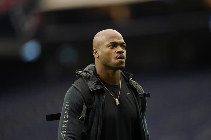 **Adrian Peterson to Return to Minnesota Vikings as Interim Running Back Coach for the 2025 Season** 5