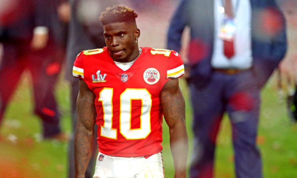 Tyreek Hill Breaks Silence: Reveals the Secret Strategy Behind His Move from the Chiefs to the Dolphins 18