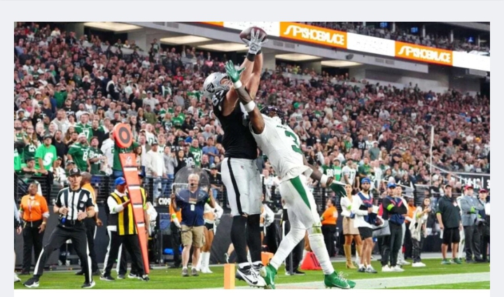 BEARS' SECRET WEAPON UNLEASHED: COLE KMET EMERGES AS NFL’S MOST VERSATILE TIGHT END!. 3