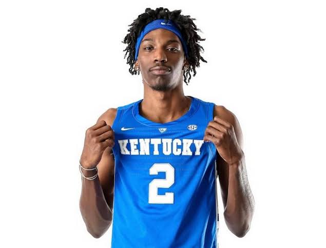 Aaron Bradshaw Makes Triumphant Return to Kentucky Wildcats in Landmark Free Agency Deal 19