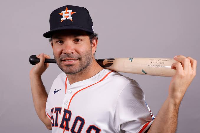 Jose Altuve Stuns Baseball World with Sudden, Unexplained Retirement 25