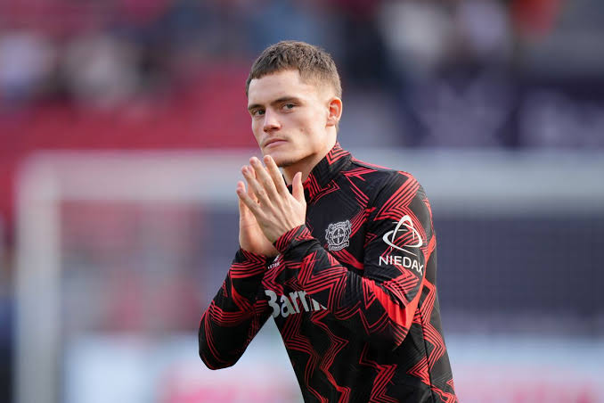 Florian Wirtz lehnt Vertragsverlängerung mit Leverkusen ab und droht mit Vertragsauflösung, falls der Klub die Erwartungen nicht erfüllt 1