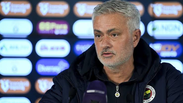 José Mourinho se alătură echipei FC Dinamo București ca antrenor secund într-o mutare surpriză 4