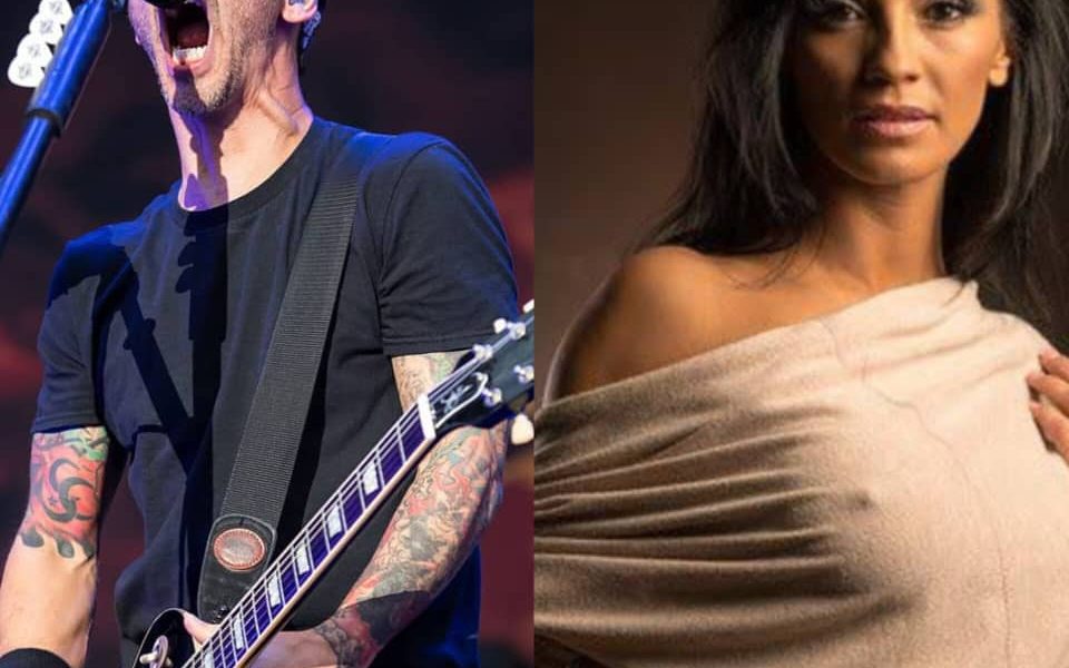 **"Rock Star Sully Erna and Actress JoAnna Wortham do it quit with Sudden Split after long relationship!"** 4