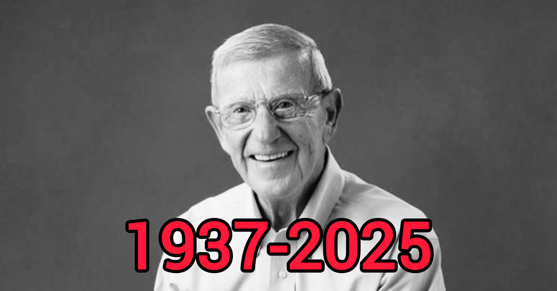 Legendary Coach Lou Holtz, Former Arkansas Razorbacks Leader, Passes Away at 88 1